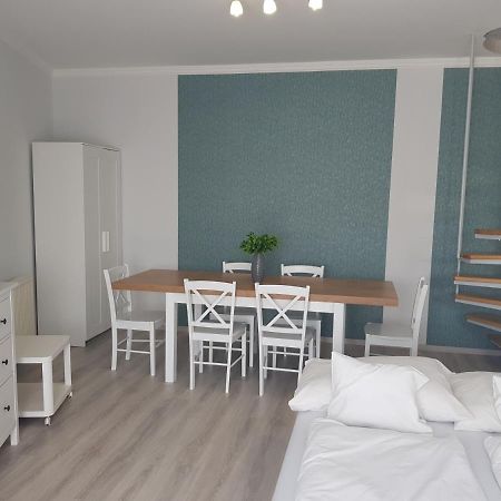 Zoli Apartmanok-Adri Koelcsey 32 ハイデゥソボスロー エクステリア 写真