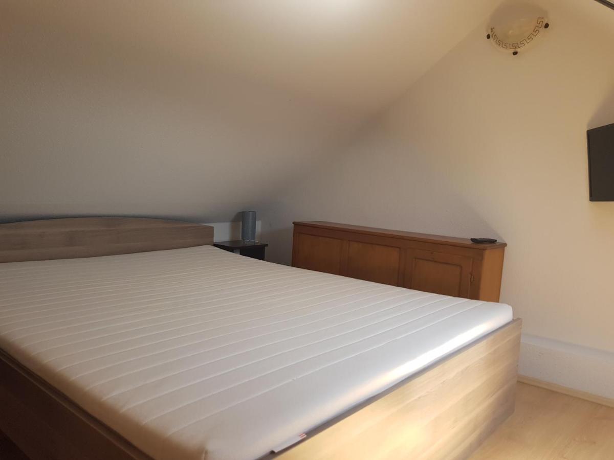 Zoli Apartmanok-Adri Koelcsey 32 ハイデゥソボスロー エクステリア 写真